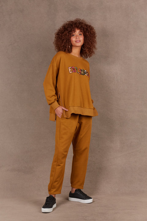 Est Sweat Top