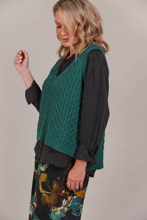 Naviva Vest
