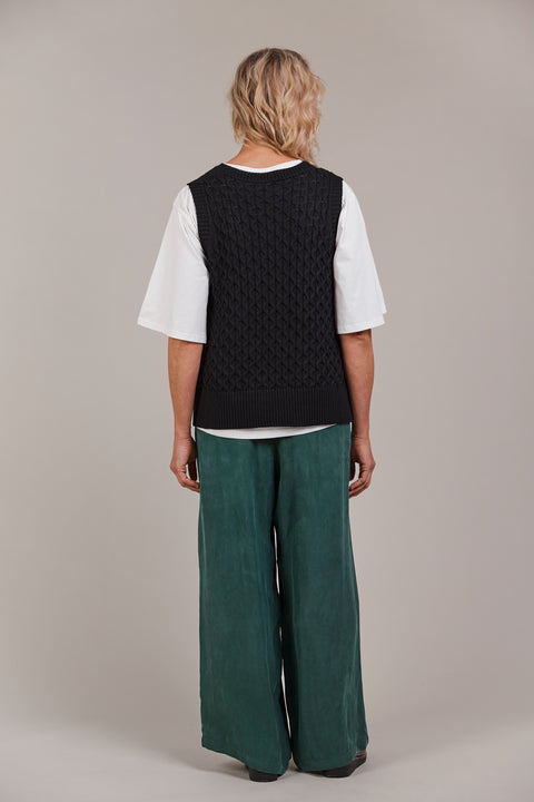 Naviva Vest