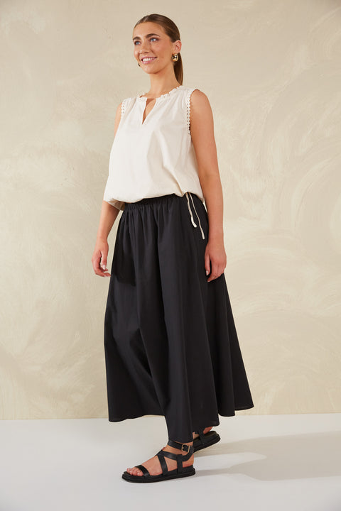 Adelfia Tie Top