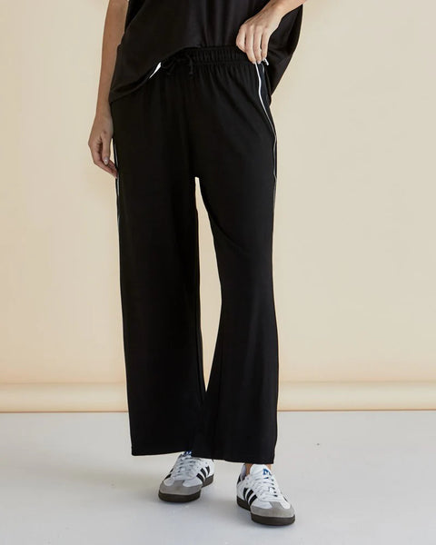 Evelyn Wide Leg Jogger