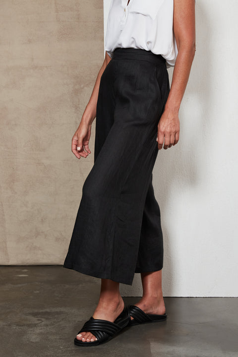 Studio Crop Pant